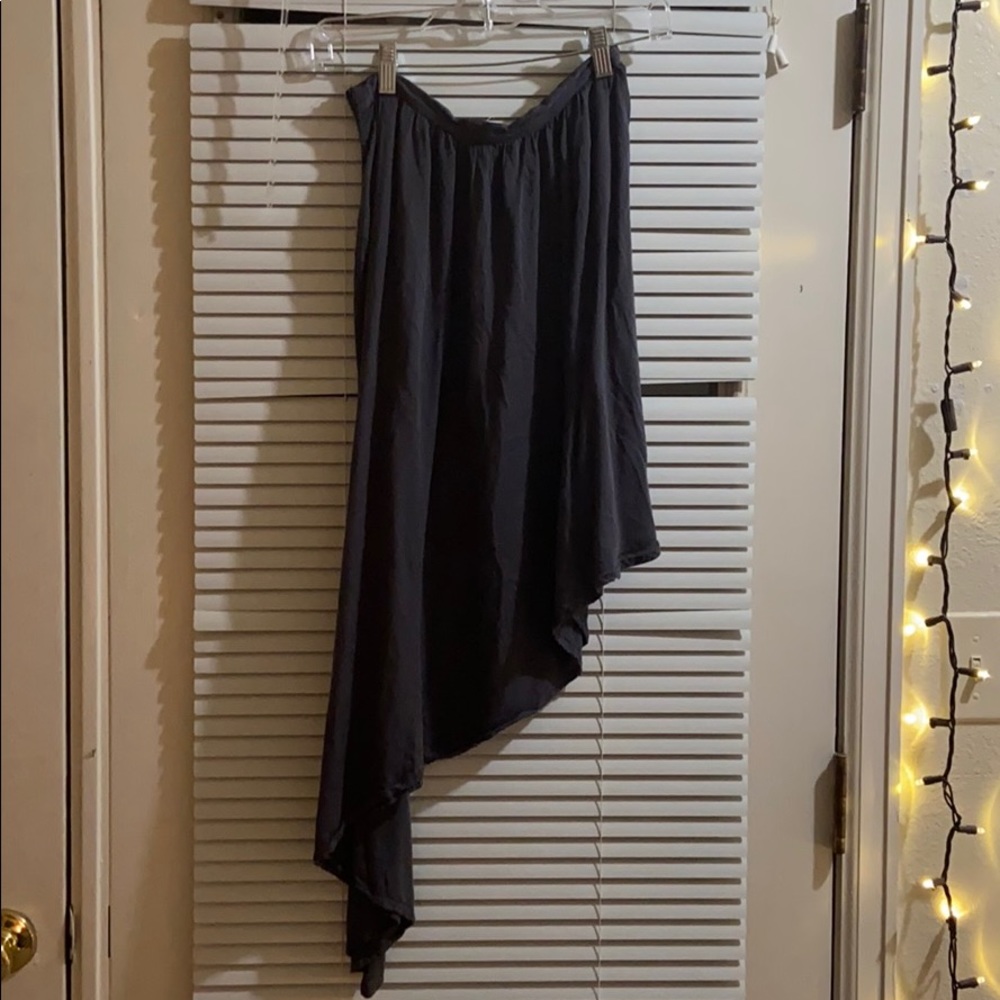 Low to high grey skirt
